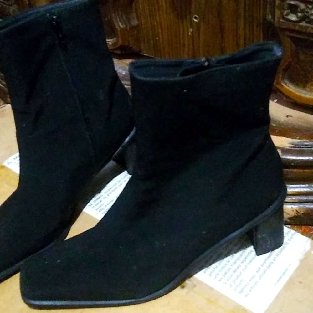 Camel toe boots